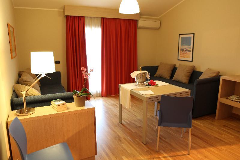Heraclea Hotel Residence Policoro Kültér fotó